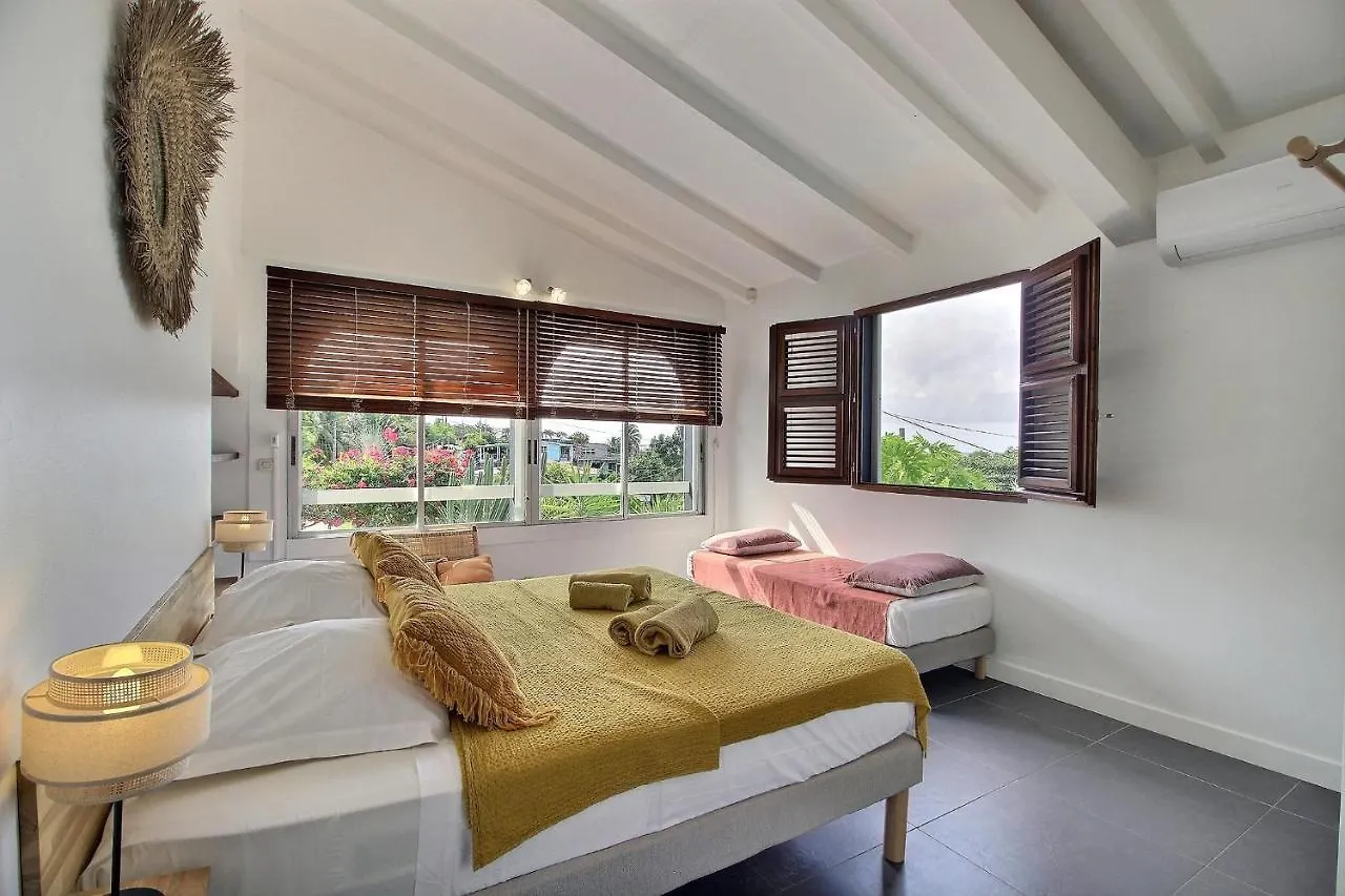 Villa Les Lucioles: Beachside Family Retreat with Private Pool Sainte-Luce Martinique