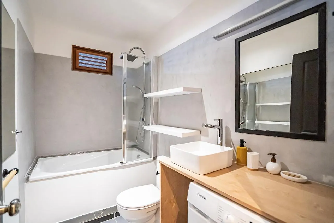 Villa Les Lucioles: Beachside Family Retreat with Private Pool Sainte-Luce