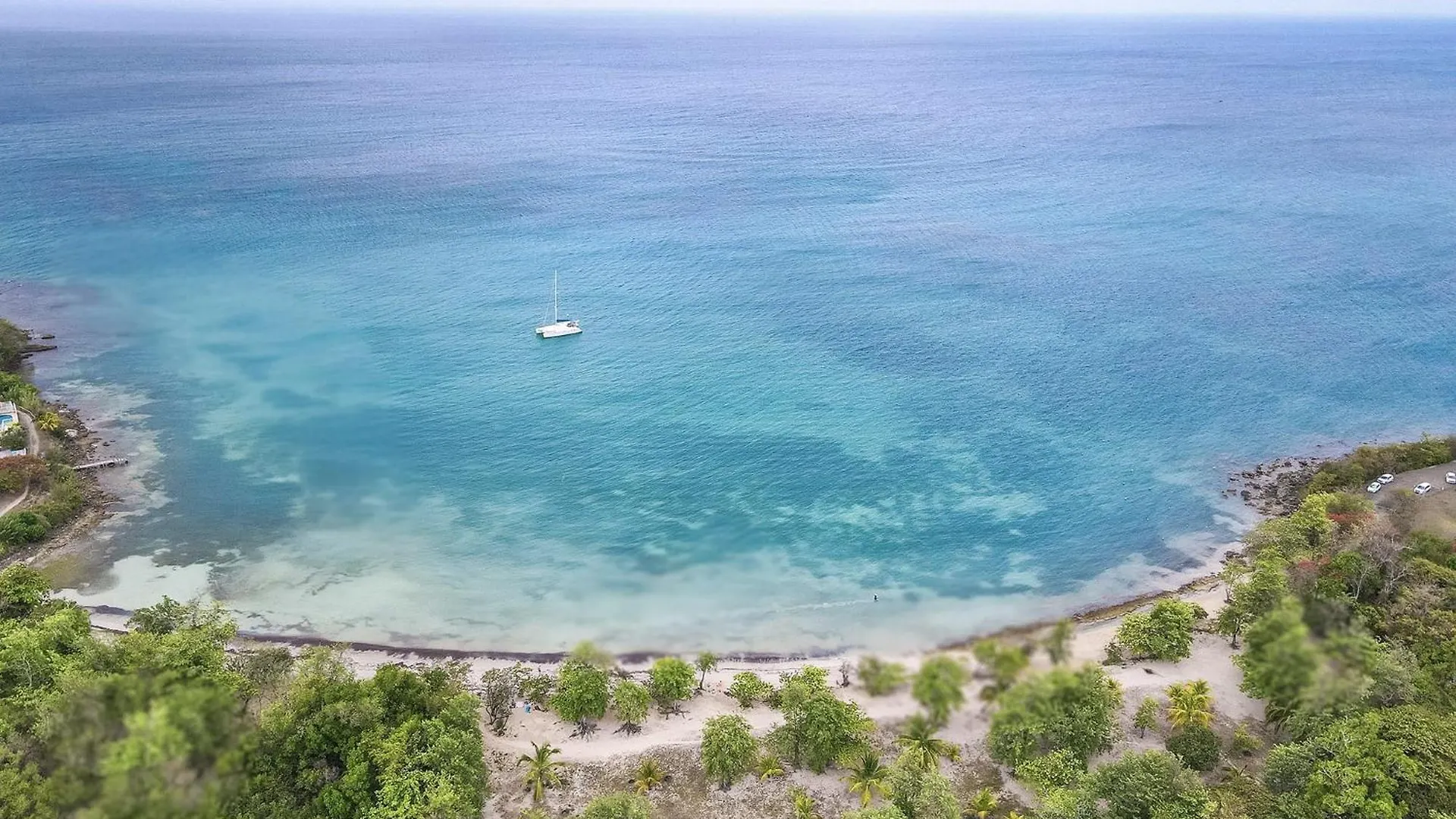 Villa Les Lucioles: Beachside Family Retreat with Private Pool Sainte-Luce 0*,  Martinique